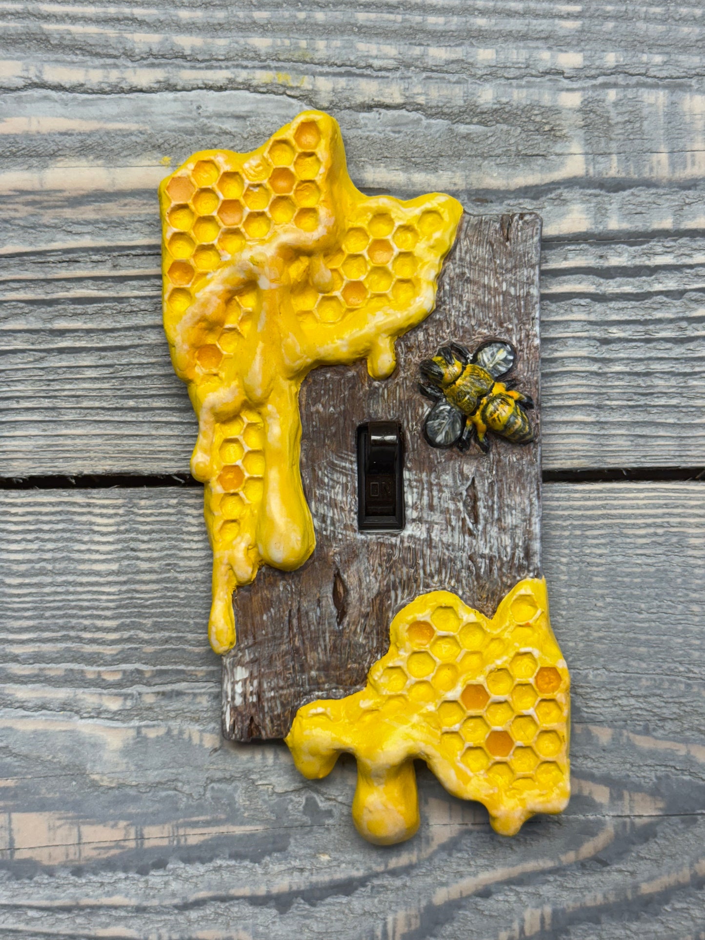 Beehive Toggle Switch Plate