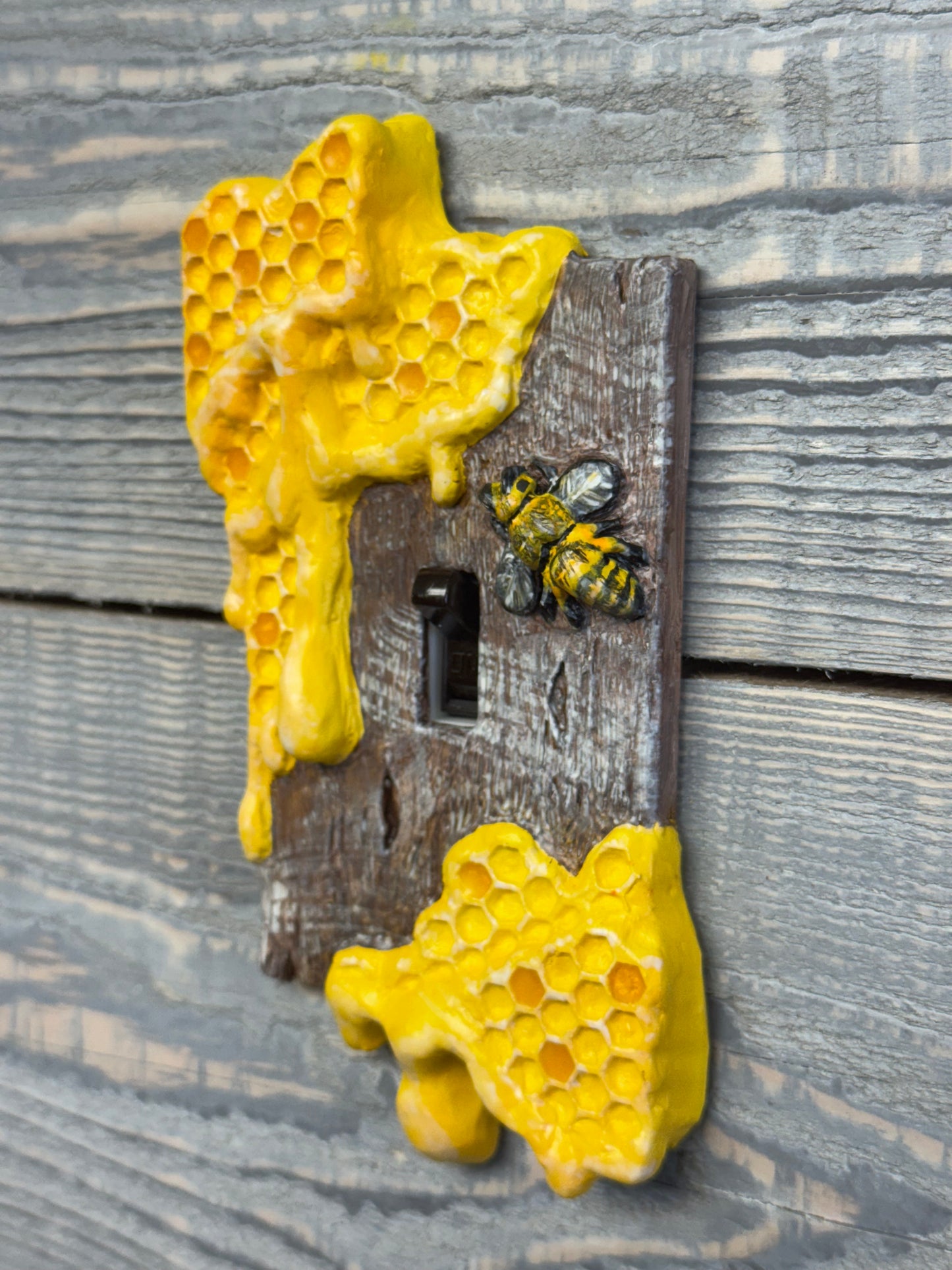Beehive Toggle Switch Plate